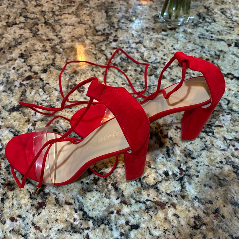Women’s Elegant Wild Divia Lounge Red Women's Heels Size 6 1/2.
